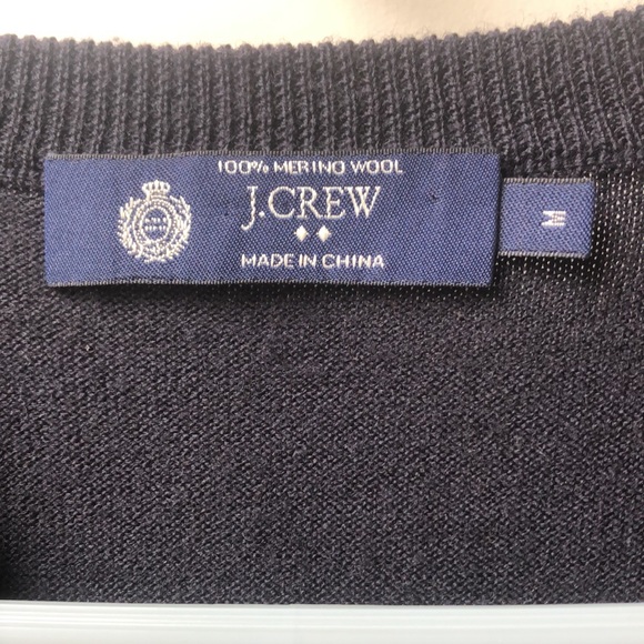 Men’s J Crew Navy sweater vest - Picture 2 of 3